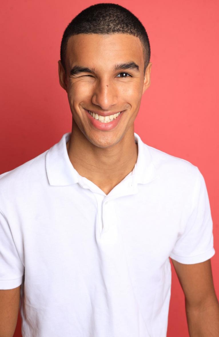 model-Yonis.-3957